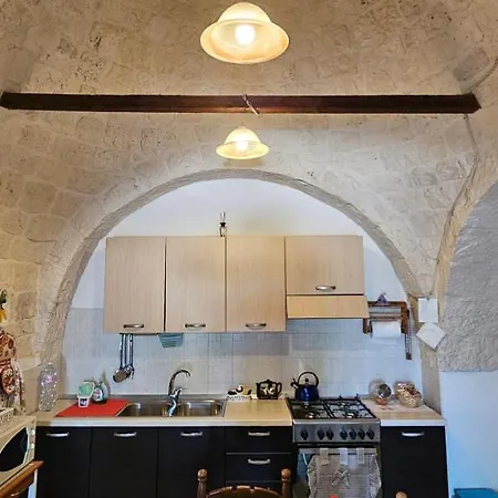 Trulli Giovanni E Angela * ロコロトンド