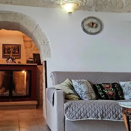 בית נופש Trulli Giovanni E Angela