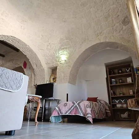 בית נופש Trulli Giovanni E Angela *